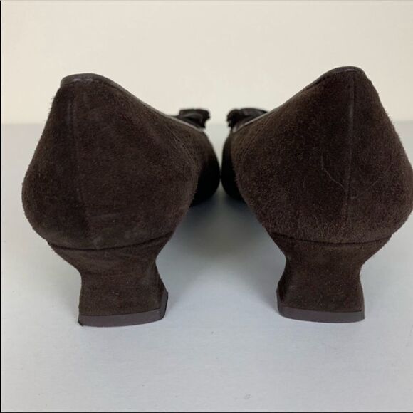 Stuart Weitzman Brown Suede Perforated Loafer Heel w/Bow Mid Heel 7.5 Narrow - Picture 4 of 6